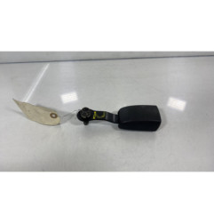 Attache ceinture arriere gauche TOYOTA COROLLA VERSO 2