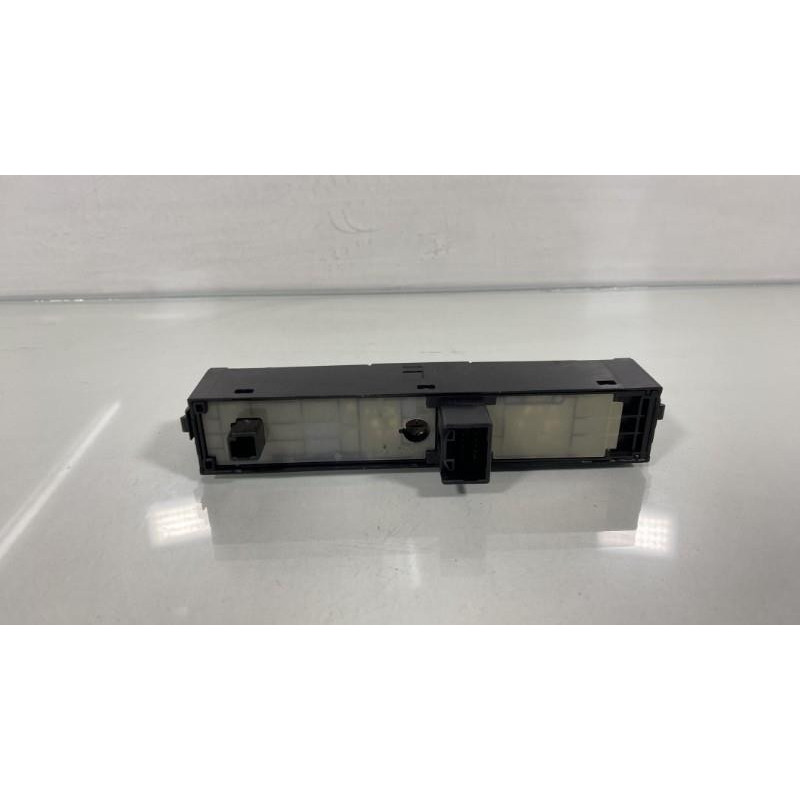 Bouton de warning TOYOTA COROLLA VERSO 2 Photo n°3