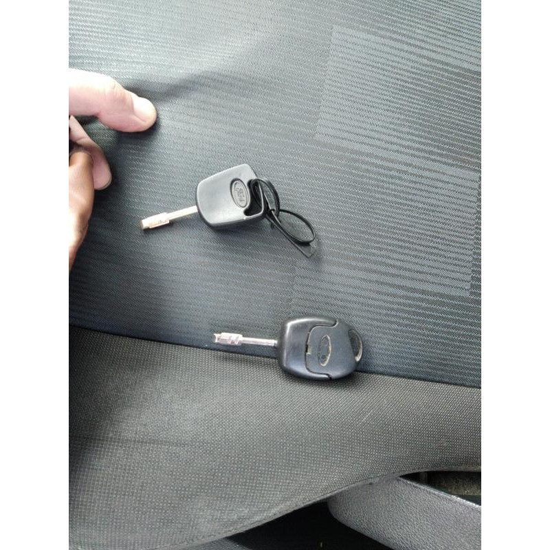 Vitre arriere gauche FORD FIESTA 5 Photo n°15