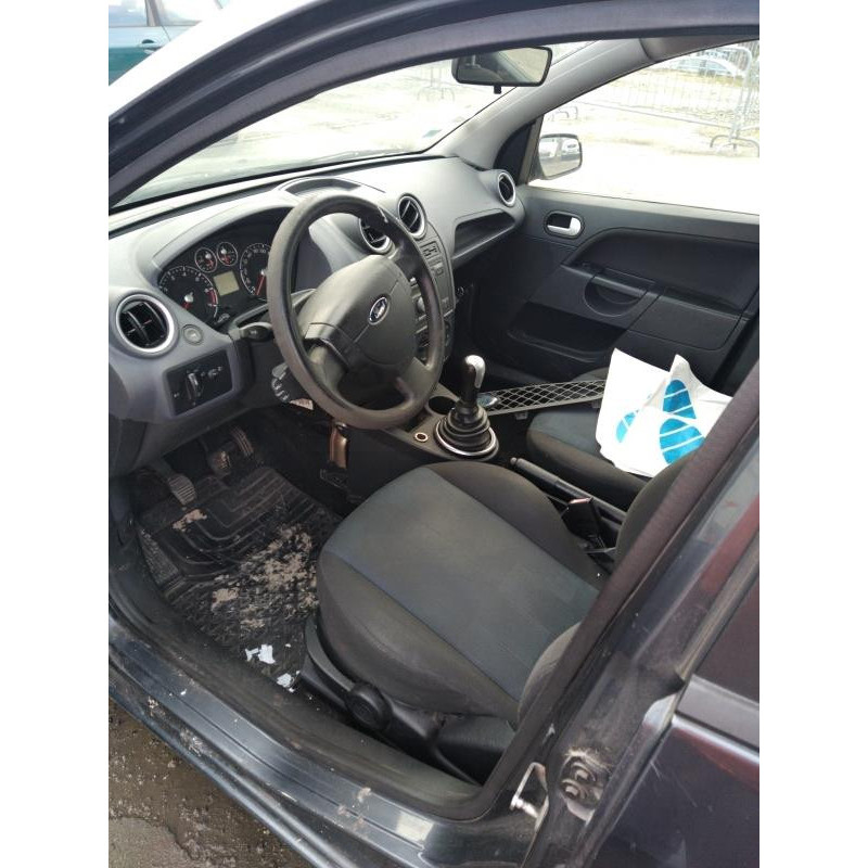Vitre arriere gauche FORD FIESTA 5 Photo n°17