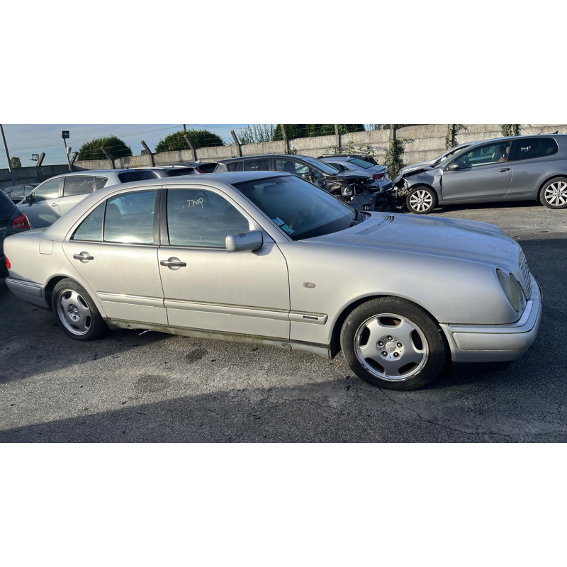 Serrure avant droit MERCEDES CLASSE E 210 Photo n°8