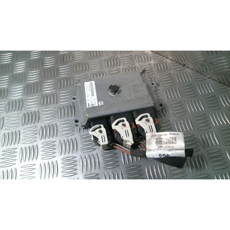Calculateur moteur PEUGEOT 208 1 Photo n°2