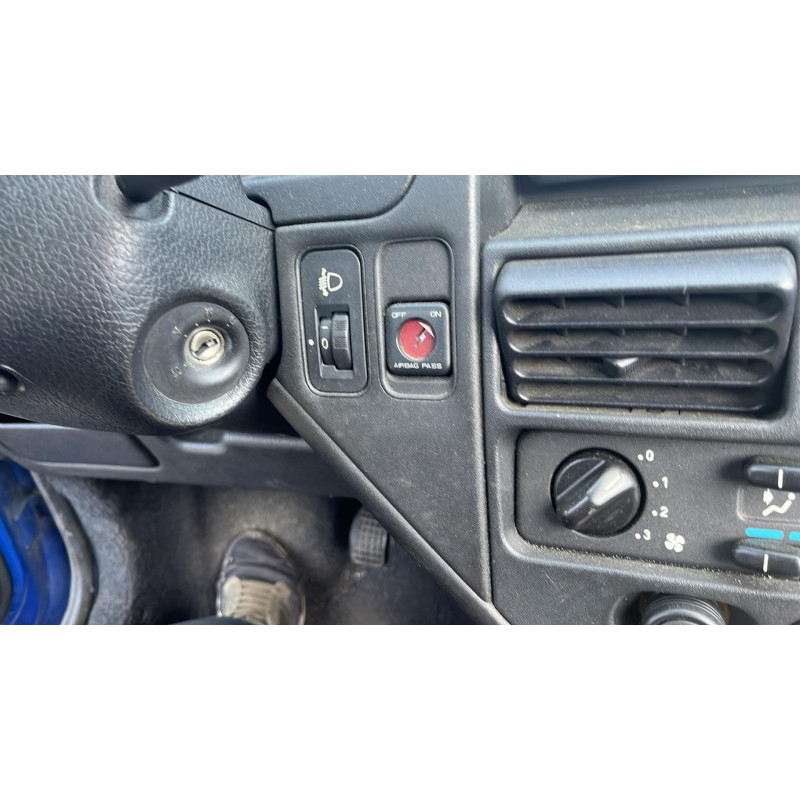 Verin de coffre PEUGEOT 106 Photo n°5