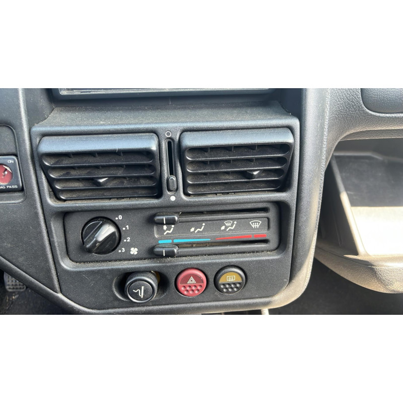 Verin de coffre PEUGEOT 106 Photo n°8