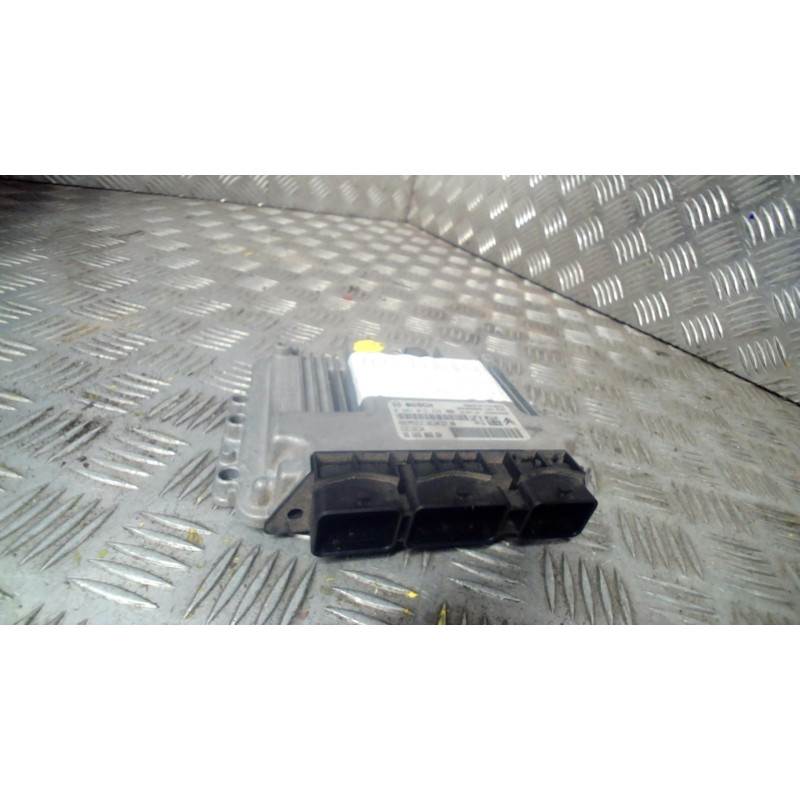 Calculateur moteur PEUGEOT 3008 1 Photo n°1