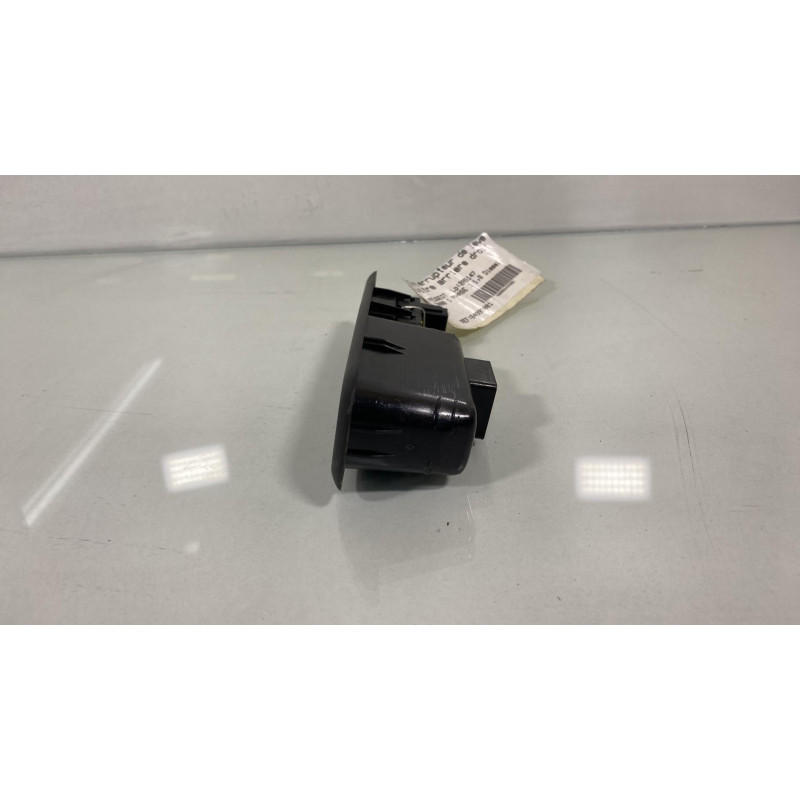 Interrupteur de leve vitre arriere droit PEUGEOT 3008 1 Photo n°1