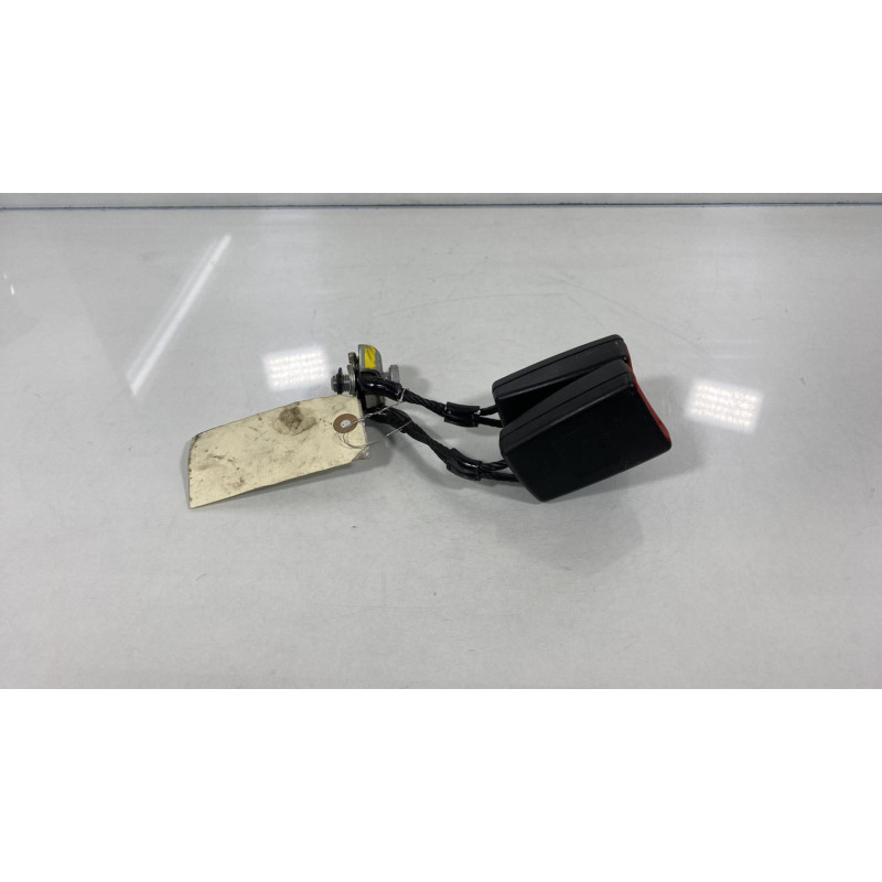 Attache ceinture arriere droit VOLKSWAGEN POLO 4 Photo n°3