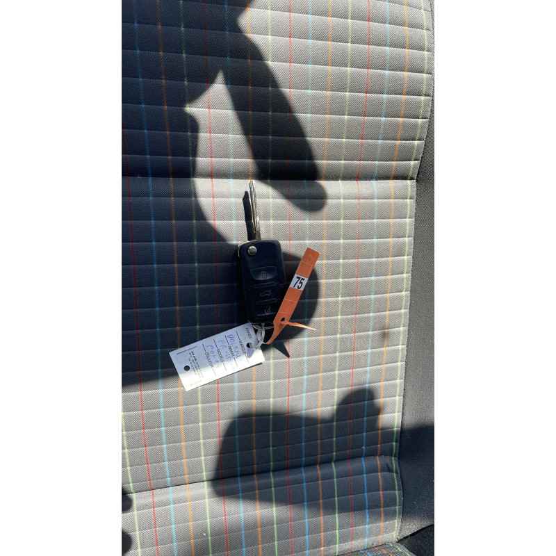 Attache ceinture arriere droit VOLKSWAGEN POLO 4 Photo n°5