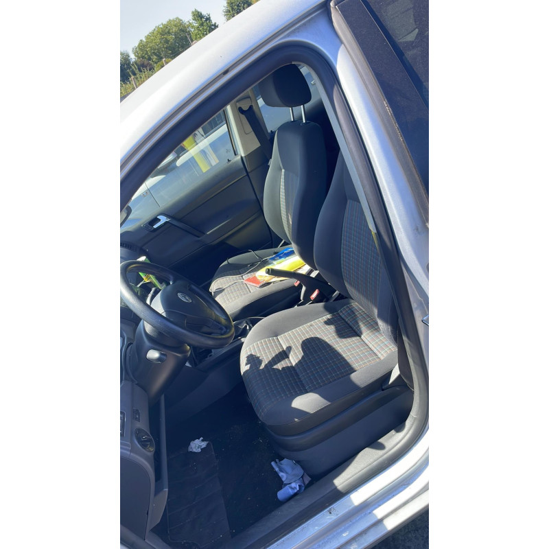 Pretensionneur de ceinture avant droit VOLKSWAGEN POLO 4 Photo n°4