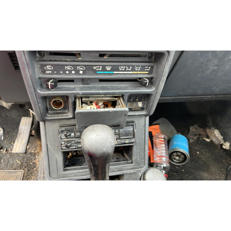 Optique avant principal gauche (feux)(phare) MITSUBISHI PAJERO 1 Photo n°9