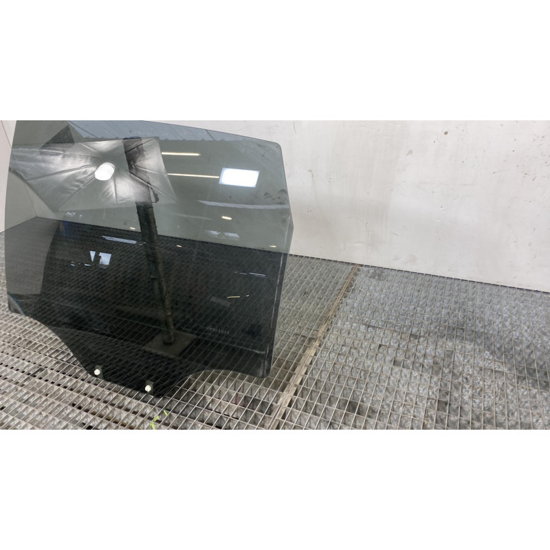 Vitre arriere gauche CHEVROLET CAPTIVA Photo n°3