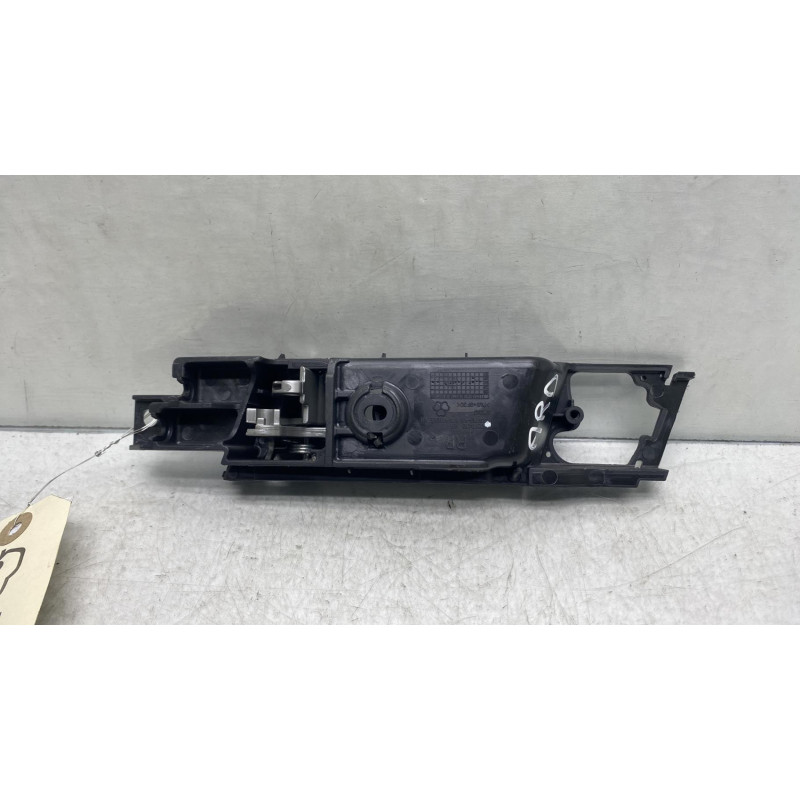 Poignee interieur arriere droit CHEVROLET CAPTIVA Photo n°2