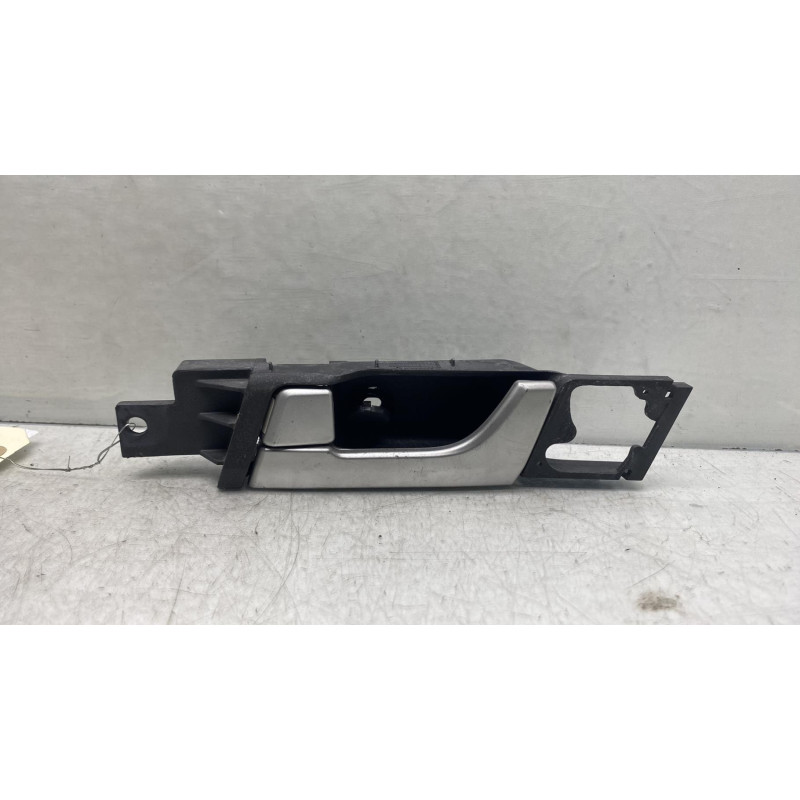Poignee interieur arriere gauche CHEVROLET CAPTIVA Photo n°1