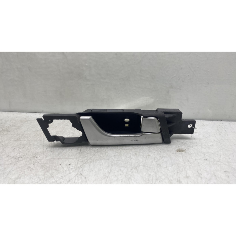 Poignee interieur avant droit CHEVROLET CAPTIVA Photo n°2
