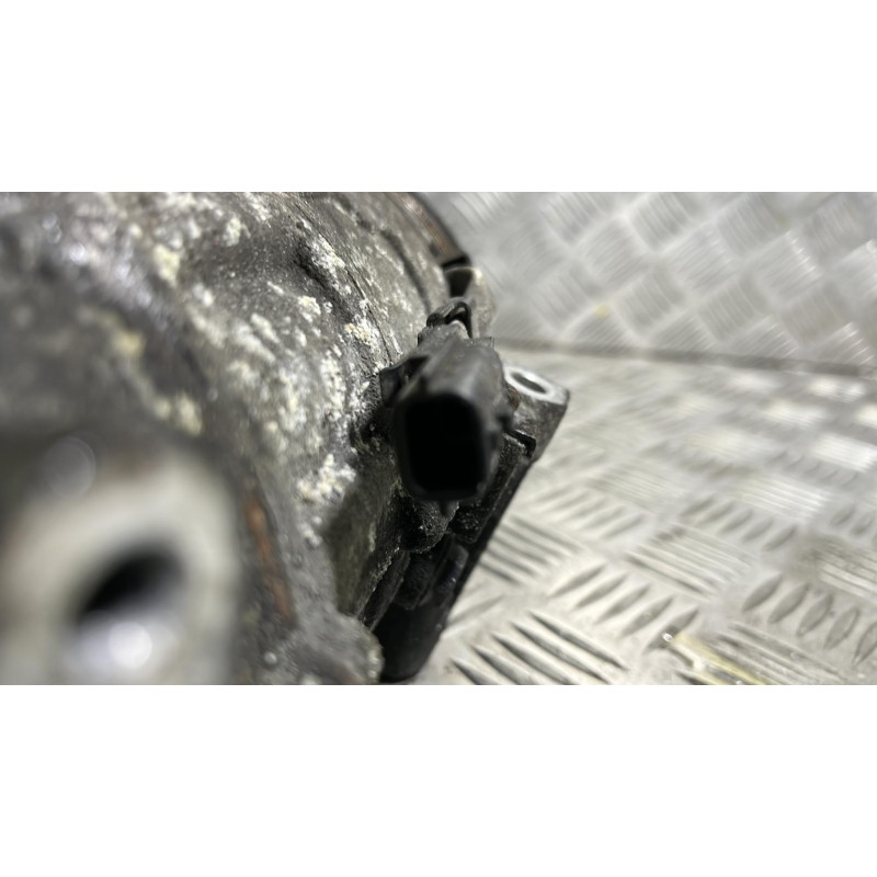 Compresseur clim RENAULT MASTER 3 Photo n°2