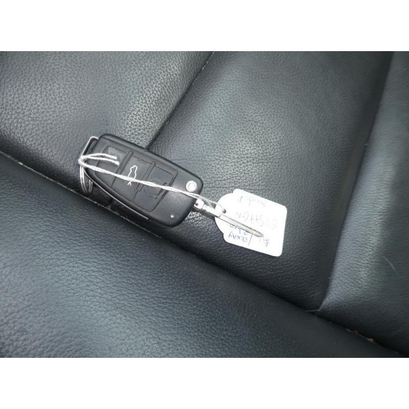 Feu arriere secondaire droit (feux) AUDI A4 2 Photo n°4