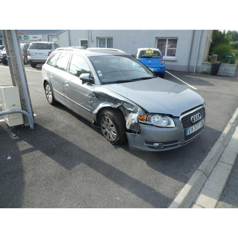 Feu arriere secondaire droit (feux) AUDI A4 2 Photo n°8