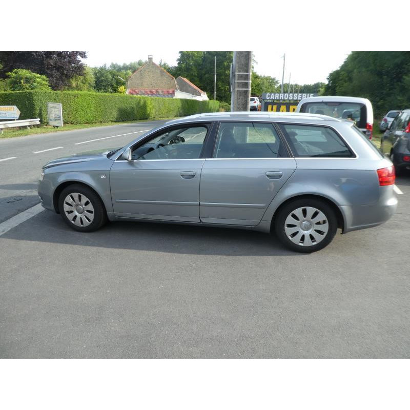 Feu arriere secondaire gauche (feux) AUDI A4 2 Photo n°10