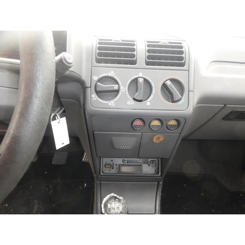 Porte avant droit PEUGEOT 205 Photo n°10