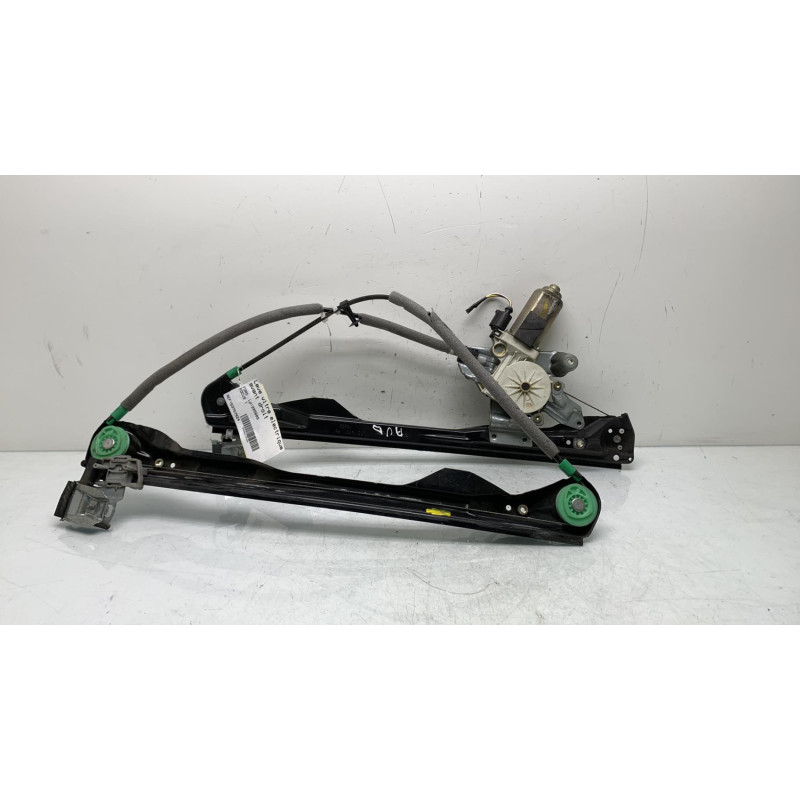 Leve vitre electrique avant droit FORD FOCUS 1 Photo n°1