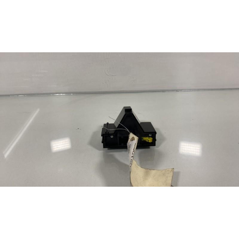 Bouton de warning OPEL CORSA D Photo n°3