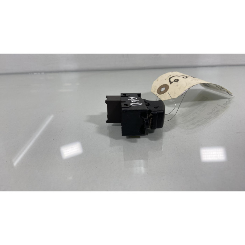Interrupteur de leve vitre avant droit KIA RIO 2 Photo n°3