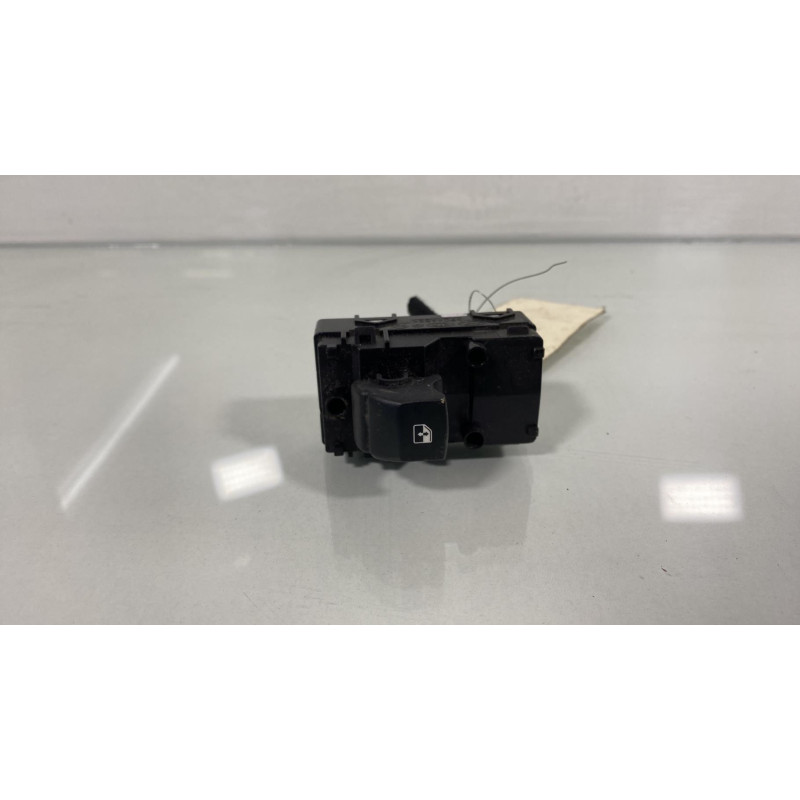 Interrupteur de leve vitre arriere gauche KIA XCEED Photo n°2