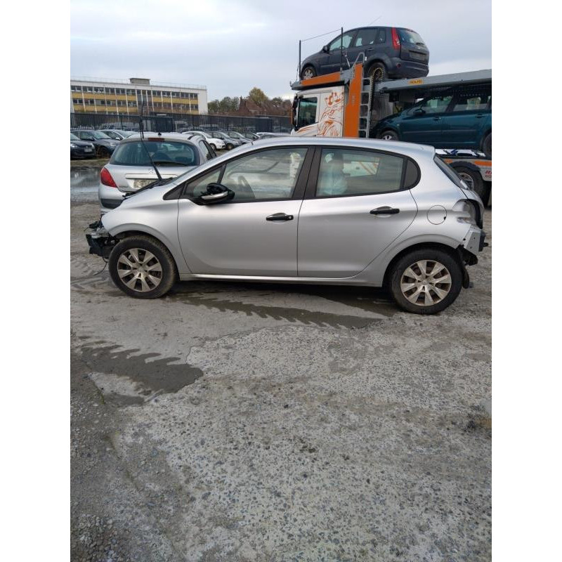 Trappe d'essence PEUGEOT 208 1 Photo n°4