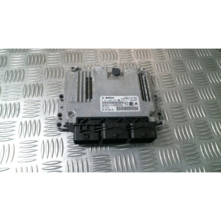 Calculateur moteur PEUGEOT 208 1