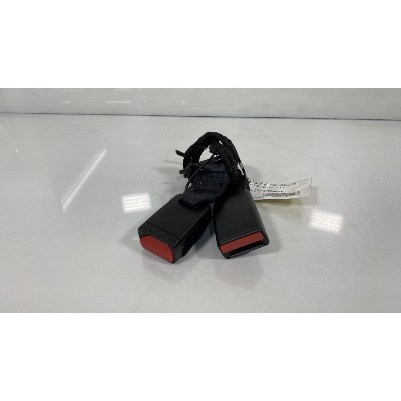 Attache ceinture arriere droit OPEL CORSA F Photo n°3