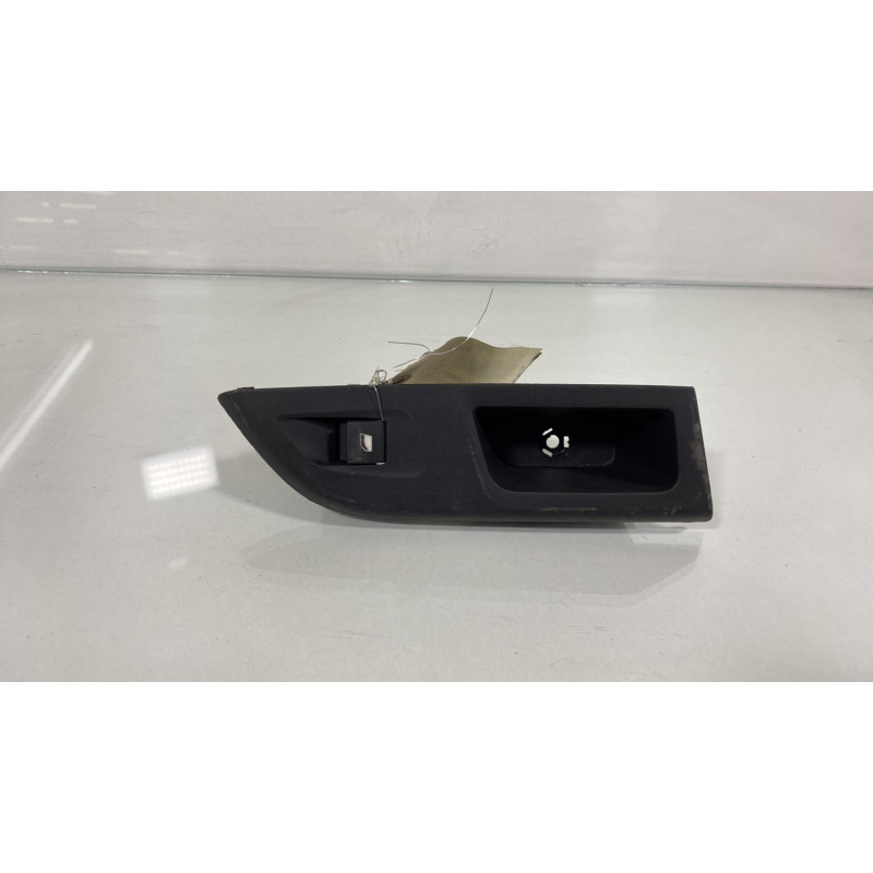 Interrupteur de leve vitre arriere droit OPEL CORSA F Photo n°3