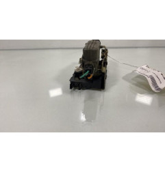 Serrure avant droit RENAULT R19