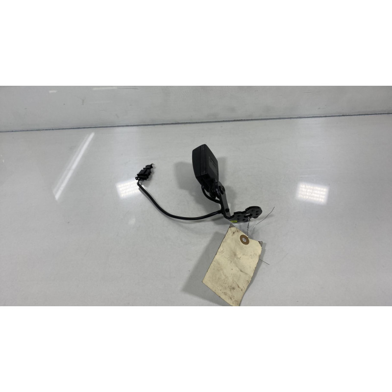Attache ceinture arriere droit AUDI A1 1 Photo n°1