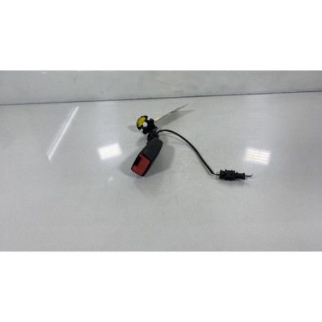 Attache ceinture arriere droit AUDI A1 1