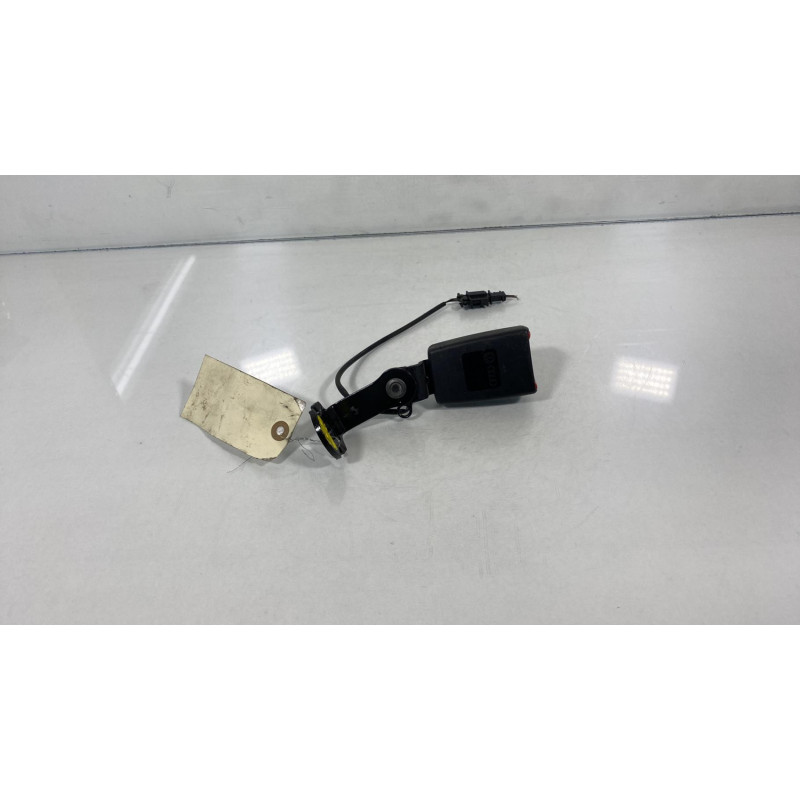 Attache ceinture arriere droit AUDI A1 1 Photo n°3