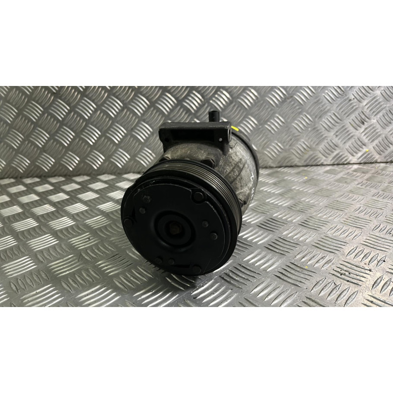 Compresseur clim RENAULT LAGUNA 2 Photo n°2