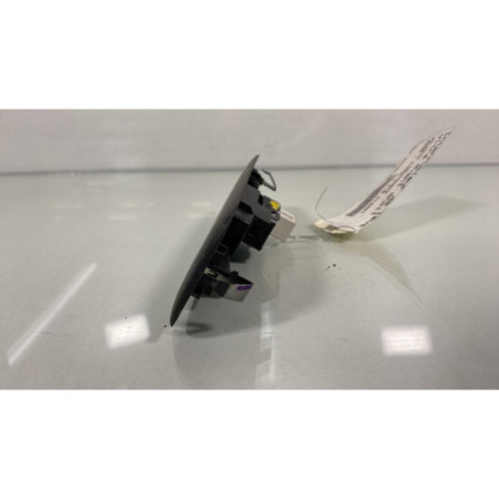 Interrupteur de leve vitre avant droit PEUGEOT 2008 1