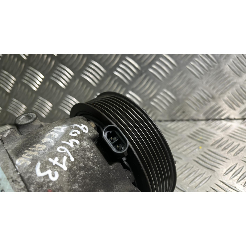 Compresseur clim RENAULT MEGANE 2 Photo n°4
