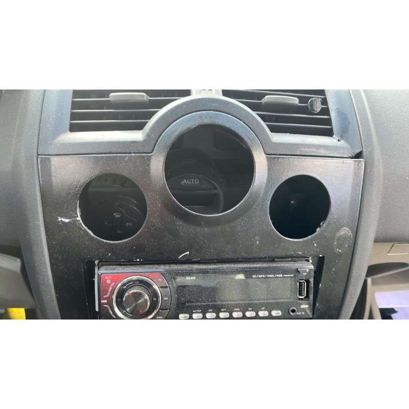 Compresseur clim RENAULT MEGANE 2 Photo n°7