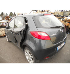 Attache ceinture arriere centrale MAZDA 2 2