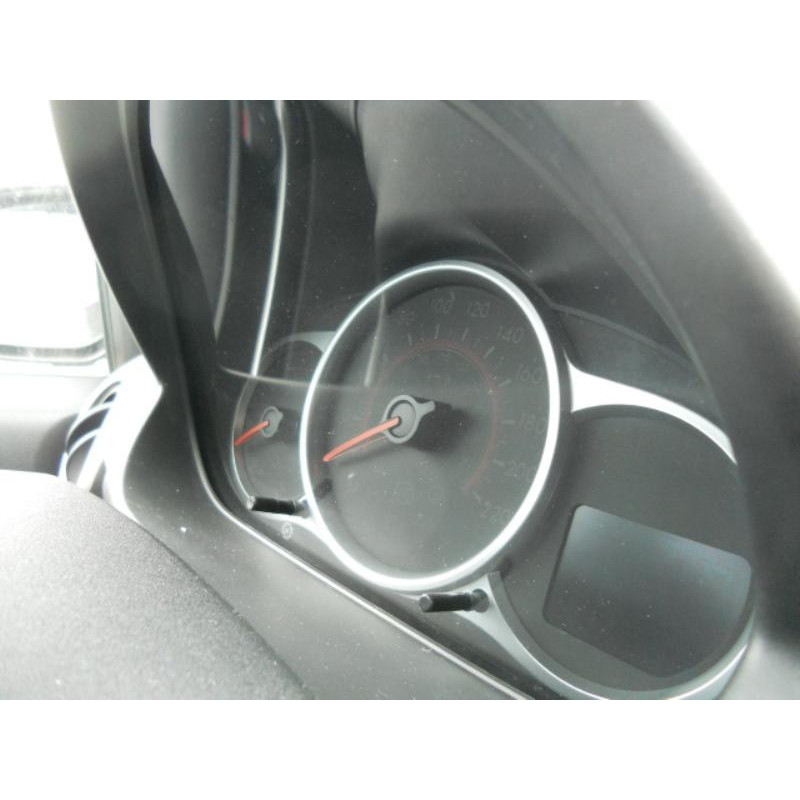 Attache ceinture arriere centrale MAZDA 2 2 Photo n°10