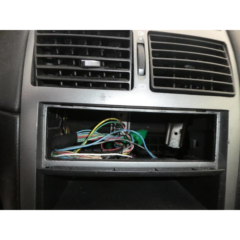 Attache ceinture avant droit PEUGEOT 307 Photo n°13