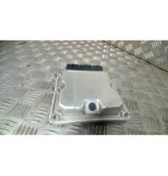 Calculateur moteur OPEL VIVARO 1
