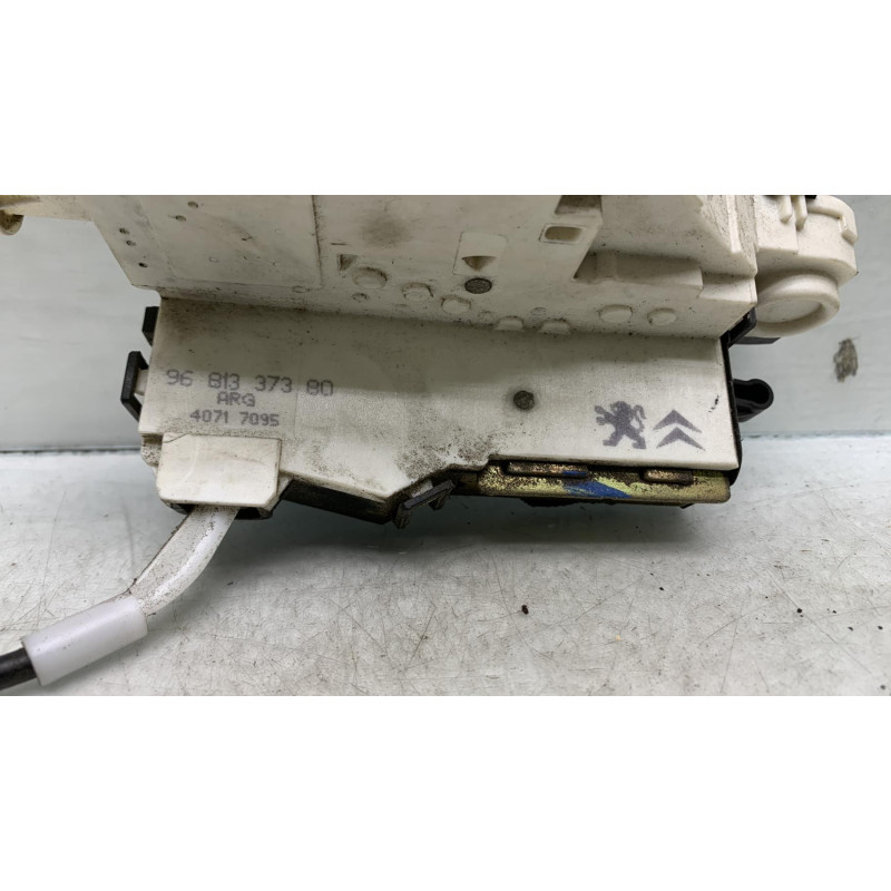 Serrure arriere gauche PEUGEOT 407 Photo n°4