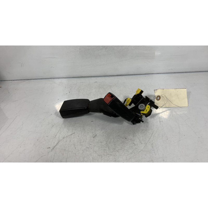 Attache ceinture arriere droit MERCEDES CLASSE C 205 Photo n°2