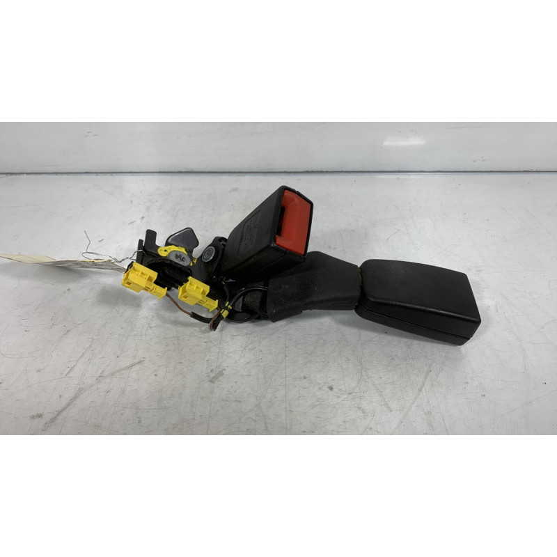 Attache ceinture arriere droit MERCEDES CLASSE C 205 Photo n°3