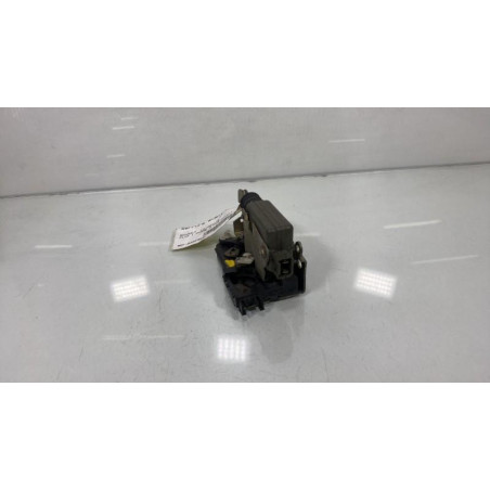 Serrure avant droit RENAULT CLIO 1