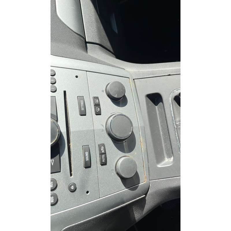 Vitre avant droit OPEL ZAFIRA B Photo n°10