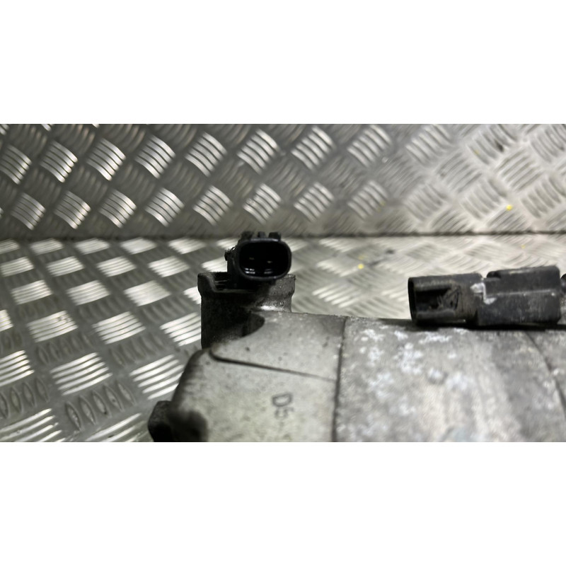 Compresseur clim FORD FOCUS 3 Photo n°4
