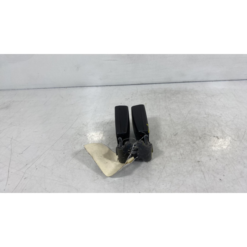 Attache ceinture arriere droit FORD FOCUS 3 Photo n°3